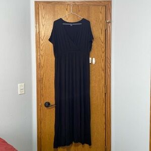 Women’s solid black dress
